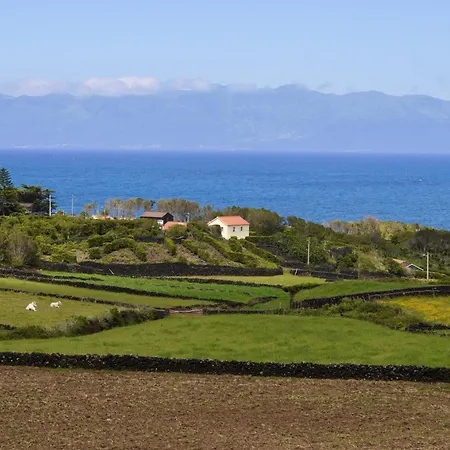Casas Da Prainha A * Prainha (Sao Roque do Pico)